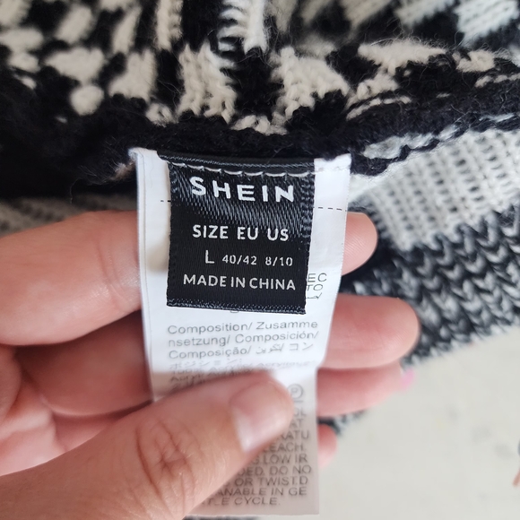SHEIN Black and White Checkered Cardigan with Bold Pattern - Picture 5 of 10